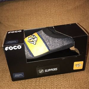 foco Nashvilleo Predators Slippers